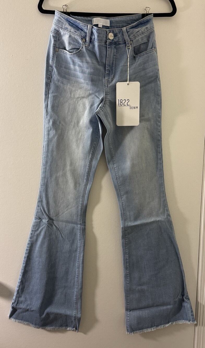 1822 Denim Vintage Flare Jeans Women’s 4/27 Atlas Light Wash Raw Hem NWT
